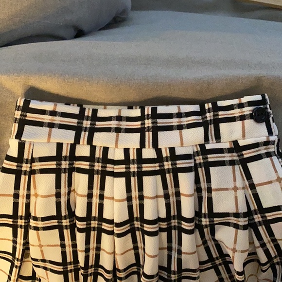 Pretty little thing skirt - Picture 2 of 4